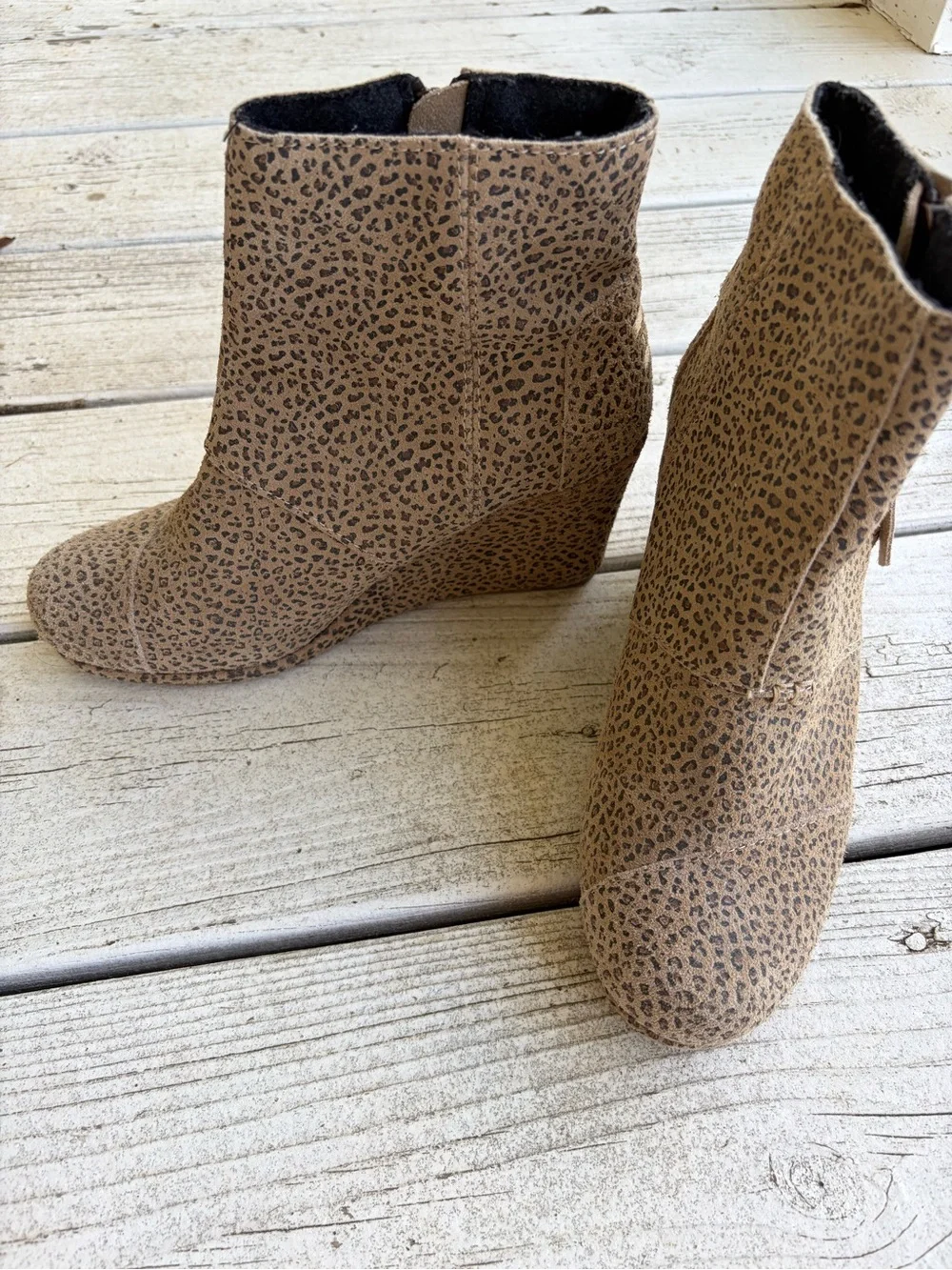 N/A toms desert